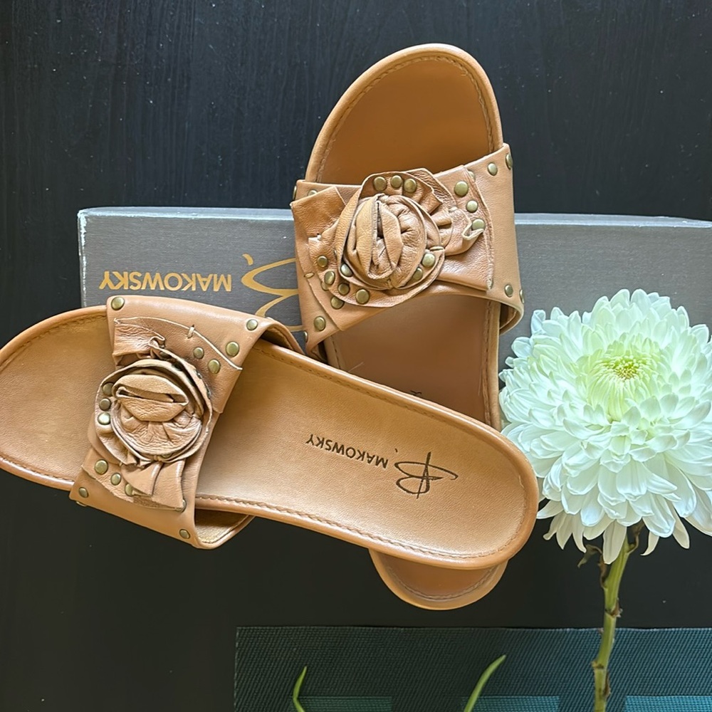 B MAKOWSKY Genuine Leather